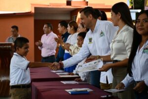 Lee más sobre el artículo DIF Armería fortalece la participación infantil con toma de protesta y clausura de taller