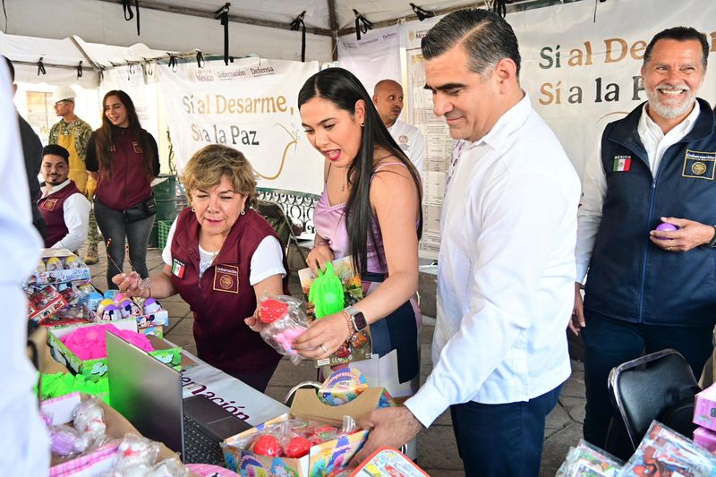 En este momento estás viendo Riult Rivera participa en el inicio de la campaña “Sí al Desarme, Sí a la Paz” en Colima