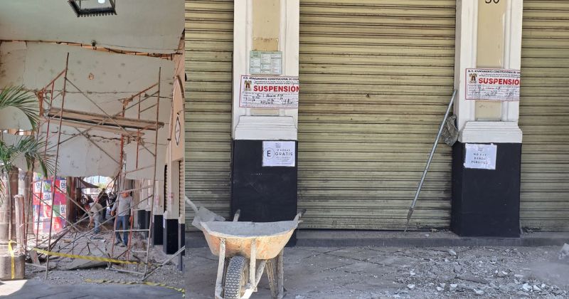En este momento estás viendo Ayuntamiento de Colima suspende remodelación de negocio tras caída de plafón en los portales del Centro
