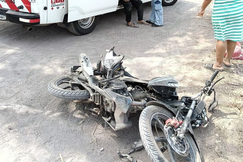 En este momento estás viendo Dos hermanos resultan lesionados tras chocar sus motocicletas en Cerro de Ortega