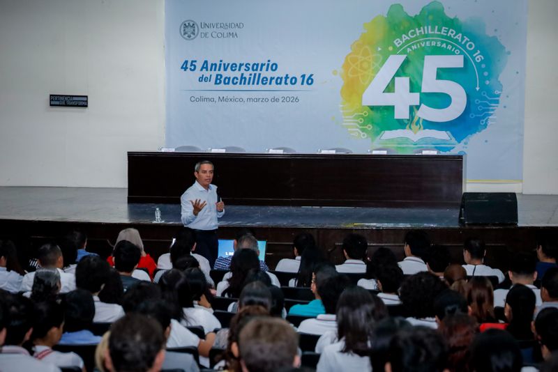 En este momento estás viendo Comparte rector de la UdeC las competencias necesarias para un liderazgo que transforma