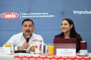 Lee más sobre el artículo Gobernadora Indira Vizcaíno expone a CMIC avances y retos en finanzas, salud, educación, infraestructura, seguridad y turismo