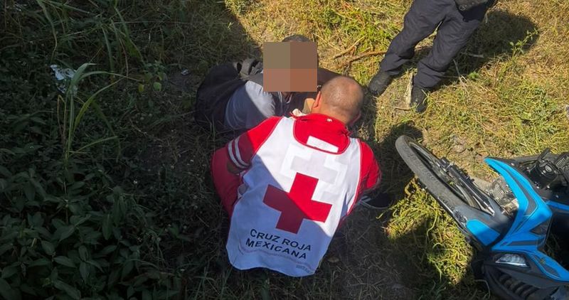 En este momento estás viendo Motociclista resulta lesionado tras caer a una zanja en la carretera a El Real