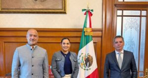 Lee más sobre el artículo Indira Vizcaíno da seguimiento con titulares de SICT y SHCP a obras que iniciarán este año en Colima