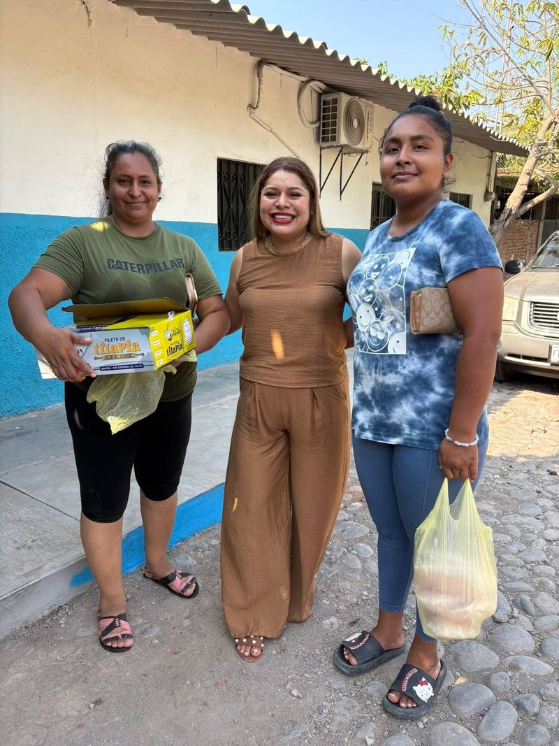 En este momento estás viendo DIF Armería acerca pescado a bajo costo a las familias del municipio