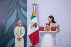 Lee más sobre el artículo Respaldo del Gobierno de México se ve en todo Colima: Indira Vizcaíno en ‘La Mañanera’ con la Presidenta desde Manzanillo