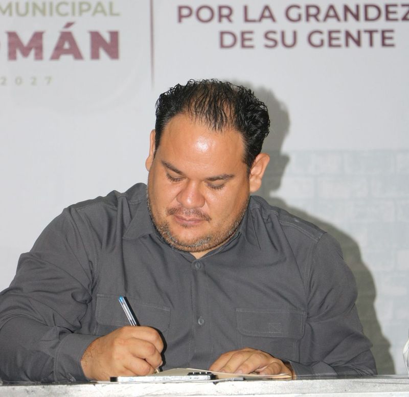 En este momento estás viendo Regidor David Grajales presenta propuesta para retirar cableado en desuso en el municipio