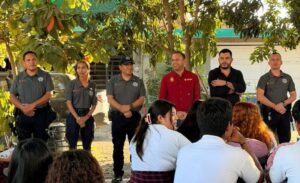 Lee más sobre el artículo Armando Reyna escucha a estudiantes y refuerza acciones de seguridad en Ladislao Moreno