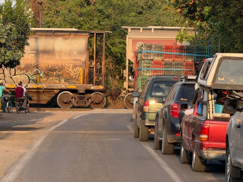 En este momento estás viendo Retrasos por tren podrían costar vidas en Caleras, advierten autoridades