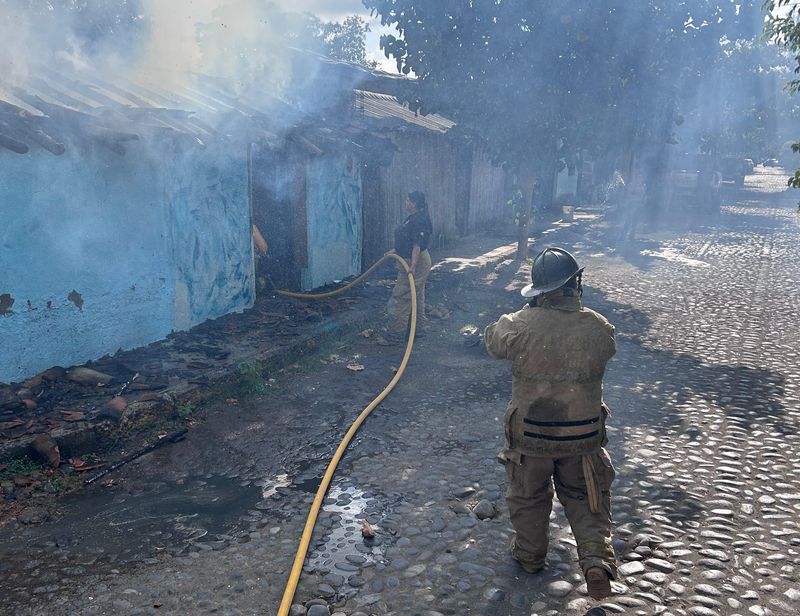 En este momento estás viendo Incendio en vivienda de Armería deja solo daños materiales