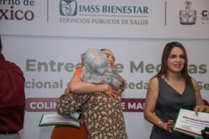 Lee más sobre el artículo Indira Vizcaíno entregó medallas al personal del IMSS Bienestar y de la Secretaría de Salud de 20, 25, 30, 35 y 40 años de servicio
