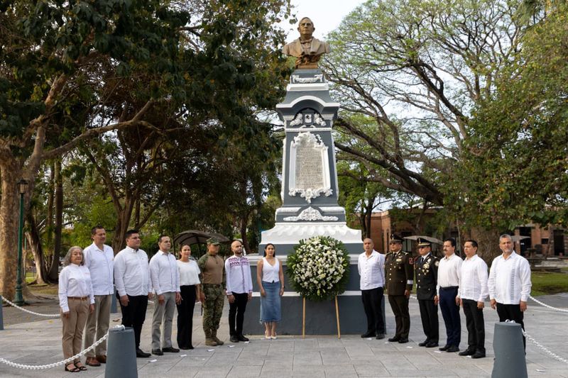 En este momento estás viendo Gobernadora preside el 220 aniversario del natalicio de Benito Juárez
