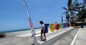 Lee más sobre el artículo Niñas y niños de Tecuanillo promueven campaña para cuidar la playa en vacaciones