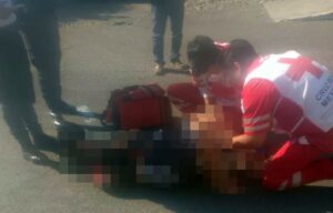 Lee más sobre el artículo Mujer sufre fracturas en accidente de motocicleta en Tecomán