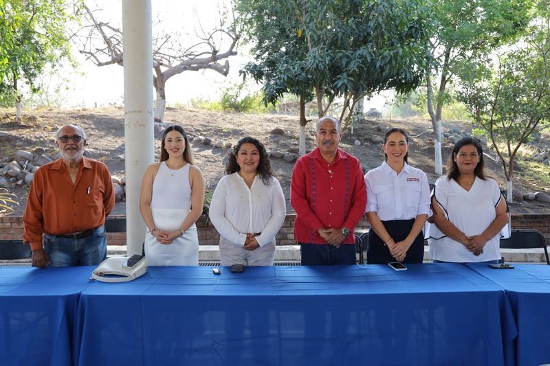 En este momento estás viendo Celebran ceremonia cívica en Cofradía de Juárez