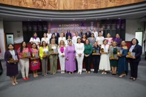 Lee más sobre el artículo Reconoce Congreso de Colima la trayectoria de diez Mujeres Destacadas
