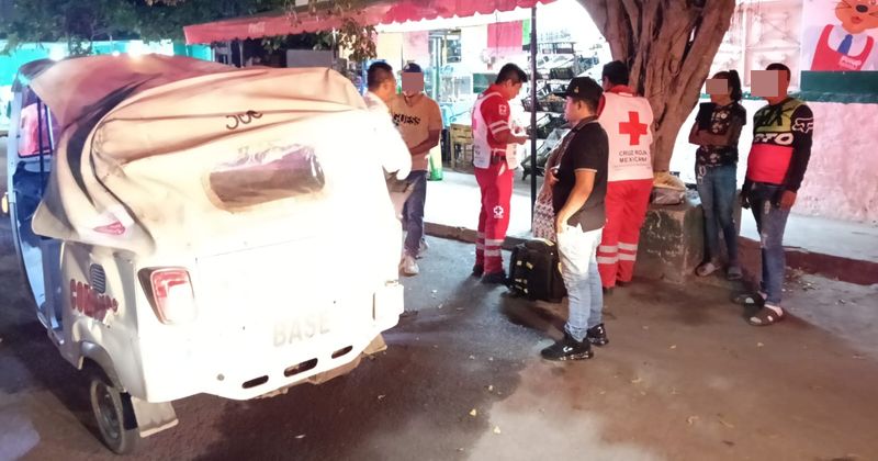 En este momento estás viendo Choque entre mototaxi y cuatrimoto deja una mujer lesionada en la colonia Miguel Hidalgo, Tecomán
