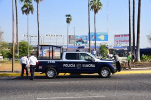 Lee más sobre el artículo Falla eléctrica deja fuera de servicio semáforos en glorieta Griselda Álvarez