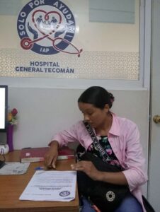 Lee más sobre el artículo “Solo por Ayudar” mantiene respaldo a familias con pacientes internados en el Hospital General de Tecomán