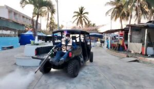 Lee más sobre el artículo Termonebulizan Cuyutlán previo a la llegada de turistas