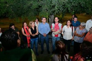 Lee más sobre el artículo Riult Rivera recorre Esmeralda Norte y atiende peticiones de vecinos