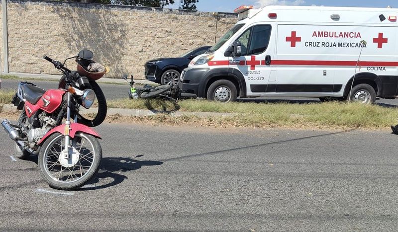 En este momento estás viendo Dos lesionados tras accidente vial en La Joya, Villa de Álvarez