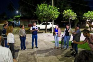 Lee más sobre el artículo Riult Rivera recorre El Diezmo y atiende luminarias y poda para mejorar la seguridad