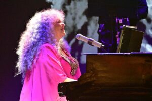 Lee más sobre el artículo Amanda Miguel rompe récord de asistencia en Sábora Fest 2026 en Colima