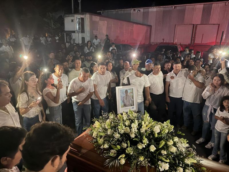 En este momento estás viendo “Su última fiesta”: Cerro de Ortega despide entre lágrimas y gratitud a Eduardo “Edy” Ochoa