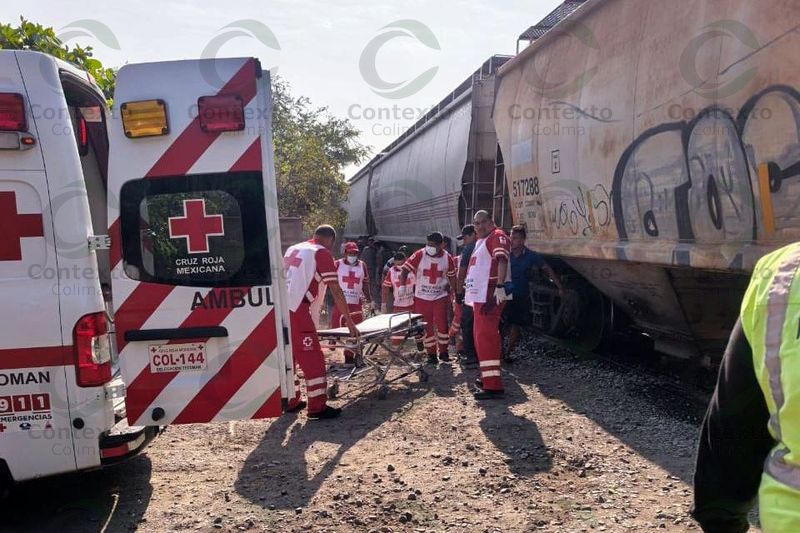 En este momento estás viendo Tren impacta camión de volteo en la colonia Bayardo