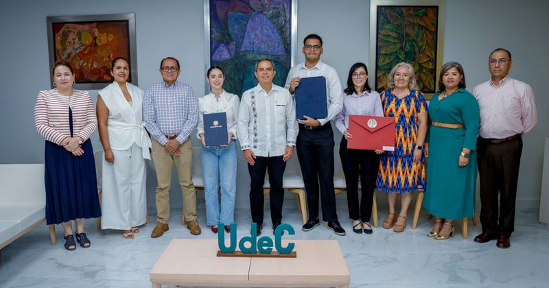 En este momento estás viendo Entrega UdeC títulos de doble grado internacional a egresados