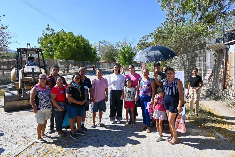 En este momento estás viendo Rosi Bayardo cumple petición ciudadana; inicia rehabilitación de calle Ensenada