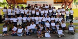 Lee más sobre el artículo Concluye con éxito taller “Ba-llena de historias” en Armería; participaron 68 niñas y niños