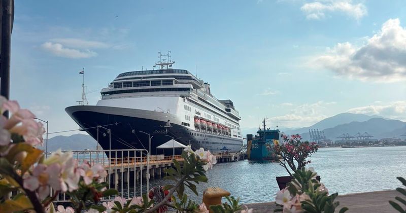 En este momento estás viendo Arriba crucero Zaandam a Manzanillo, consolidando al puerto colimense como escala estratégica en el Pacífico mexicano