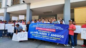 Lee más sobre el artículo Despide alcalde de Minatitlán a once sindicalizados; acusan basificación de familiares