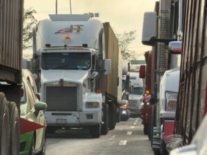 Lee más sobre el artículo Automovilistas piden mayor señalización en tramo del crucero de Tecomán a la colonia Antonio Salazar