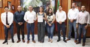 Lee más sobre el artículo Firma Ayuntamiento de Tecomán convenio con IMSS-Bienestar para garantizar atención médica gratuita