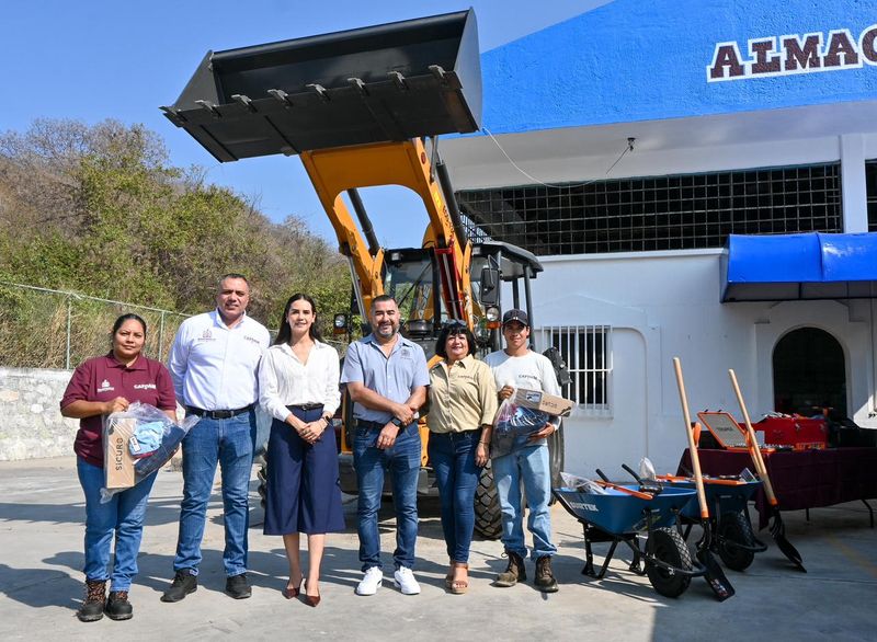 En este momento estás viendo Rosi Bayardo refuerza el servicio de agua con más maquinaria y equipo