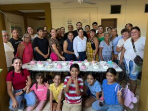 Lee más sobre el artículo Culmina con éxito el tercer taller de elaboración de pasteles en DIF Armería