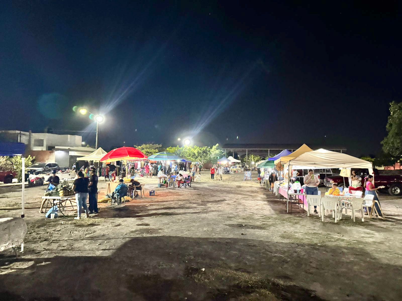 En este momento estás viendo Colonos de Real del Bosque piden diálogo con el alcalde ante cobros en tianguis
