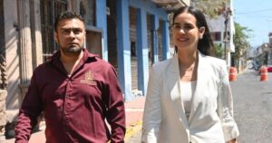 Lee más sobre el artículo Rosi Bayardo inicia rehabilitación de la calle Carrillo Puerto en el Centro de Manzanillo