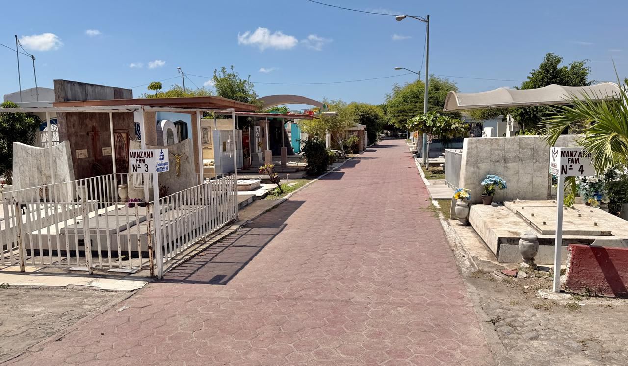 En este momento estás viendo Panteón de Dolores, saturado y sin espacio para fosa común en Tecomán