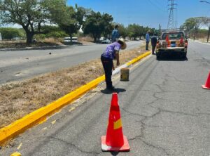 Lee más sobre el artículo Refuerzan señalización vial en laterales del Tercer Anillo Periférico en Colima