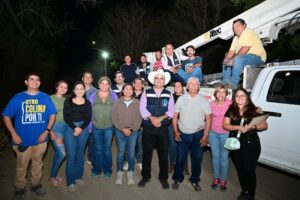 Lee más sobre el artículo Riult Rivera deja al 100% la iluminación en Piscila y atiende desabasto de agua