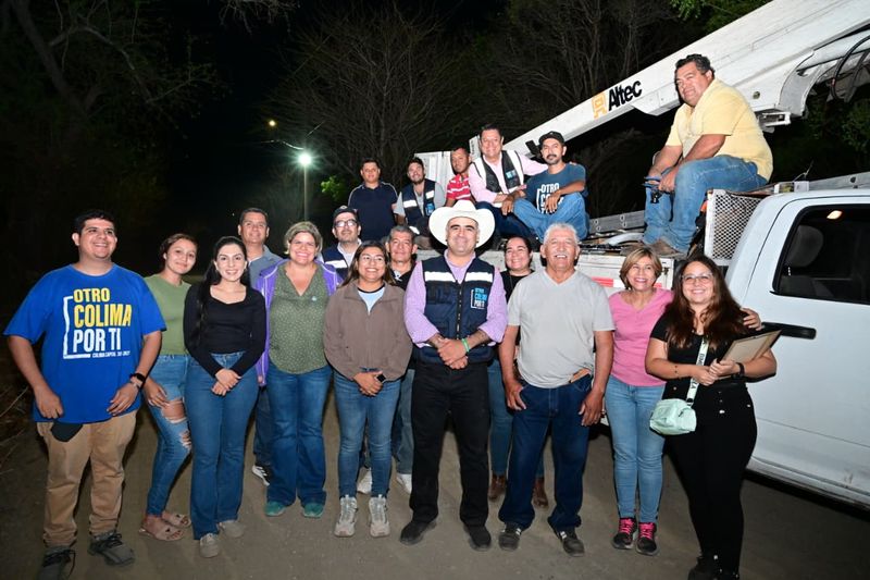 En este momento estás viendo Riult Rivera deja al 100% la iluminación en Piscila y atiende desabasto de agua