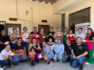 Lee más sobre el artículo Concluye con éxito el primer taller de pasteles en Armería