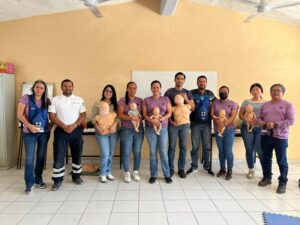 Lee más sobre el artículo Protección Civil Tecomán capacita a docentes de primaria en primeros auxilios