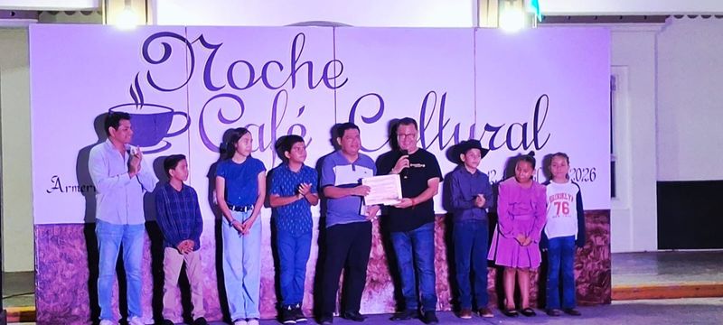 En este momento estás viendo Gran participación familiar en una edición más de las “Noches de Café Cultural” en Armería