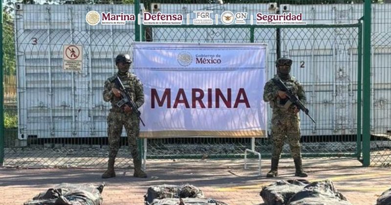 En este momento estás viendo Marina asegura 63 bultos con presunta sustancia ilícita en aguas del océano Pacífico