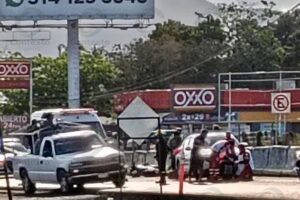 Lee más sobre el artículo Dos jóvenes resultan heridos tras choque de motocicleta en la colonia Bayardo